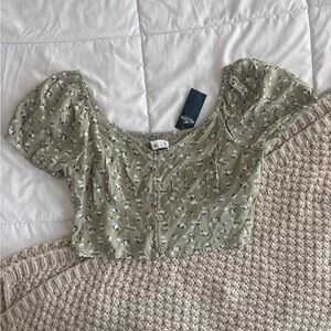 Hollister Sage Green Floral Button-Front Puff Sleeve Crop Top